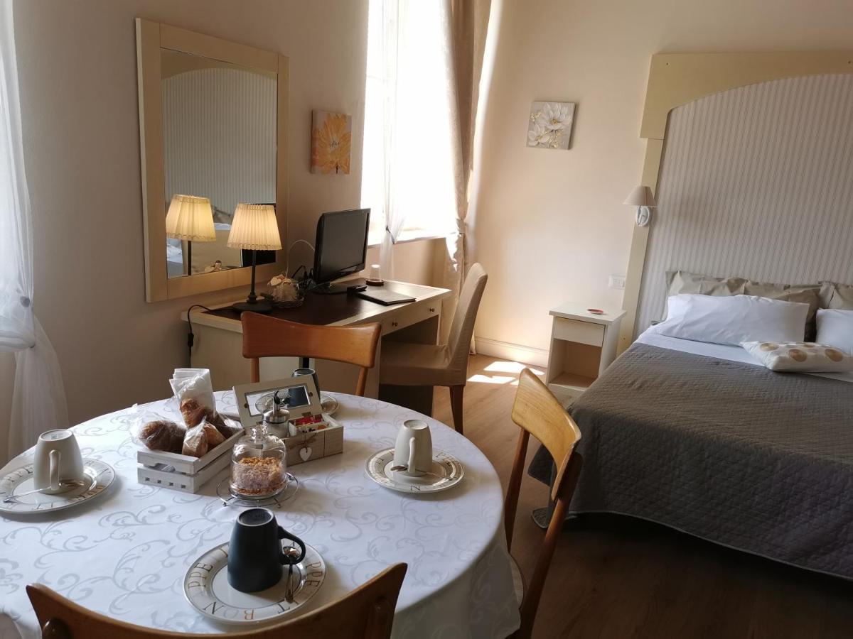 Ariediparma - Rooms&Apartments エクステリア 写真