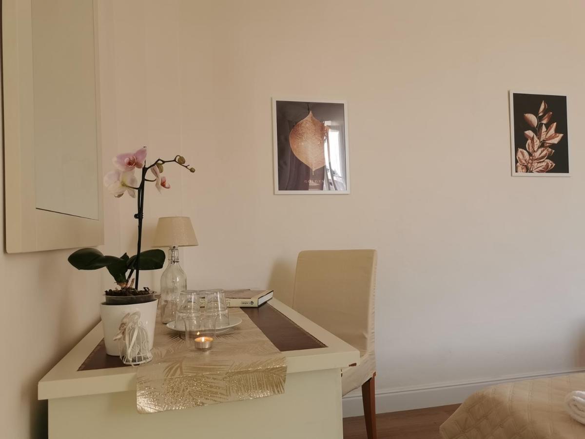 Ariediparma - Rooms&Apartments エクステリア 写真