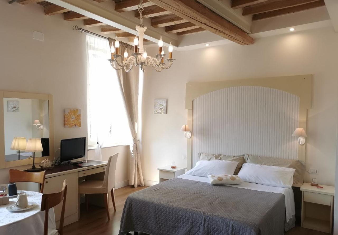 Ariediparma - Rooms&Apartments エクステリア 写真